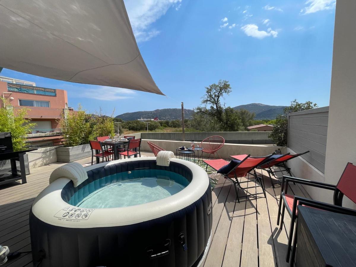 Superbe Appartement Sur Le Port, Jacuzzi, Piscine Порто-Веккьо Экстерьер фото